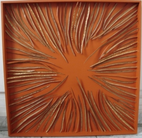 Betty Kahmann: Feuerwerk<br>Acryl/Blattgold auf MDF-Platte mit Schoten des Trompetenbaums 72x72