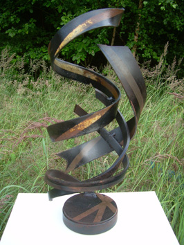 Rainer Henze: Kairos-Chronos, 2008<br>Stahl, farbig gefasst