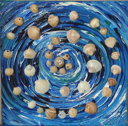 Karo Husslik: MuschelkreisB15 x H15, Acryl und Naturmaterial auf Leinwand