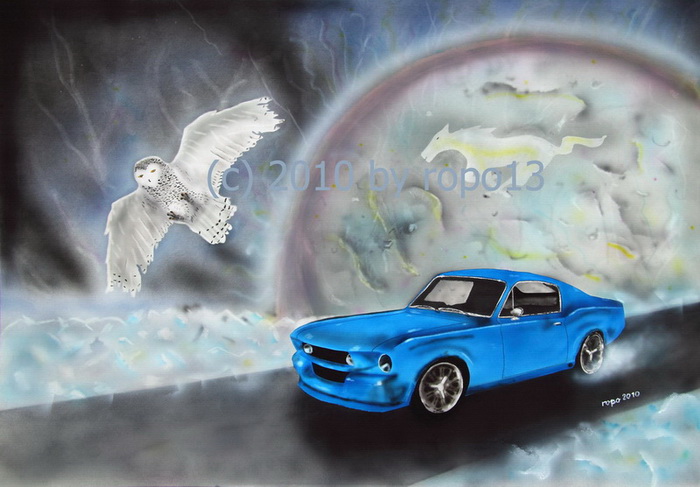 Rolf Ptsch: Mustang SpiritFantasybild in Airbrushtechnik auf Schoellershammer 4G 50 x 70 cm.Ein fahrerloser Ford Mustang wird von einer Schneeeule durch die Eislandschaft gefhrt. 