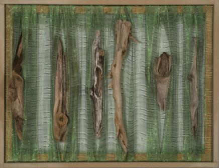Betty Kahmann: angeschwemmt IIStoff/angeschwemmtes Holz 33x43