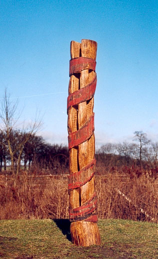 Uli Mathes: BUENDNIS (2005) Eiche ; H 176cm