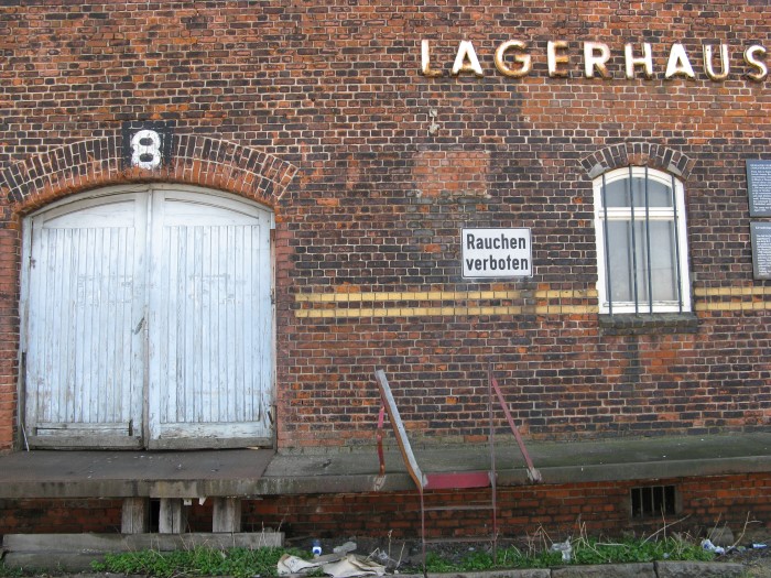 Uwe Holstein: Hamburger Hafen LagerhausFotografie aus dem K?nstlerbuch Hafen Hamburg, Elke Rehder Presse, 2011