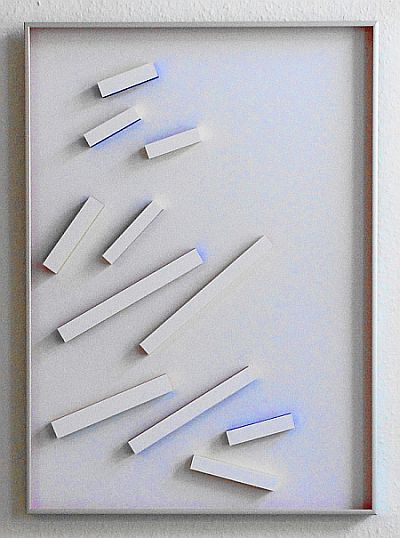 Axel Heibel: Wandobjekt  16/9/13/Kdreidimensionales Objekt aus weissem und farbigem Karton unter Glas; 70,5 x 50,5 x 3,5 cm; 2013