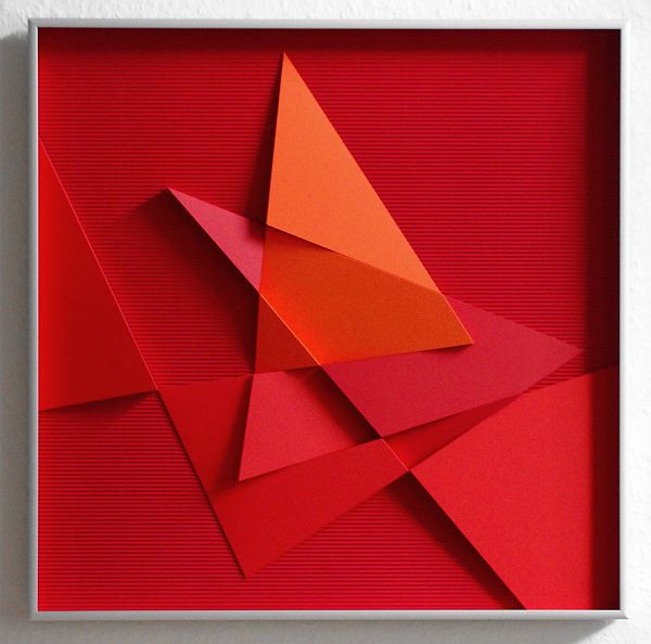 Axel Heibel: Wandobjekt  7/3/14/Kdreidimensionales Objekt aus unterschiedlich rotem Karton und rotem Wellkarton unter Glas;  50,5 x 50,5 x 3,5 cm;  2014
