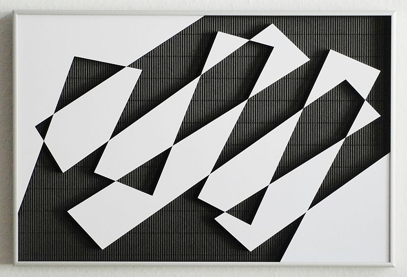 Axel Heibel: Wandobjekt  21/6/14/Kdreidimensionales Objekt aus weissem und schwarzem Karton auf schwarzem Wellkarton unter Glas;  40,5 x 60,5 x 3,5 cm;  2014