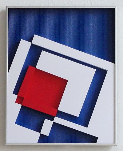 Axel Heibel: Wandobjekt  36/10/14/KObjekt aus weissem und rotem Karton auf blauem Wellkarton unter Glas;  50,5 x 40,5 x 3,5 cm;  2014