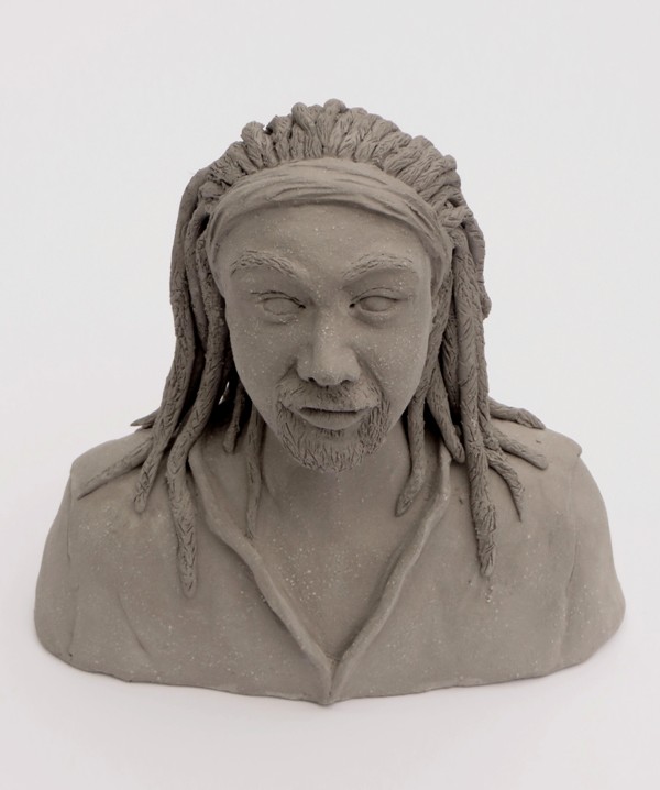 Stefanie Krumm: RastamanTonfigur Bueste : Grauer Ton, natur gebrannt, Masse: 17 x 18 cm 